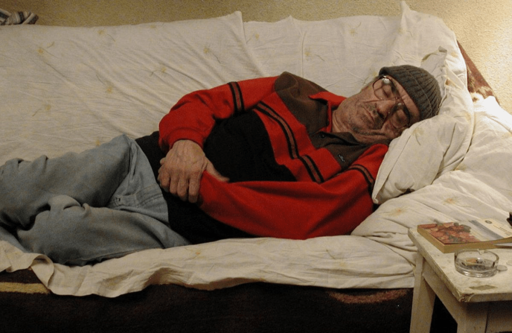 Morții fac lucruri trăsnite: note pentru un mic tratat de&nbsp;bântologie